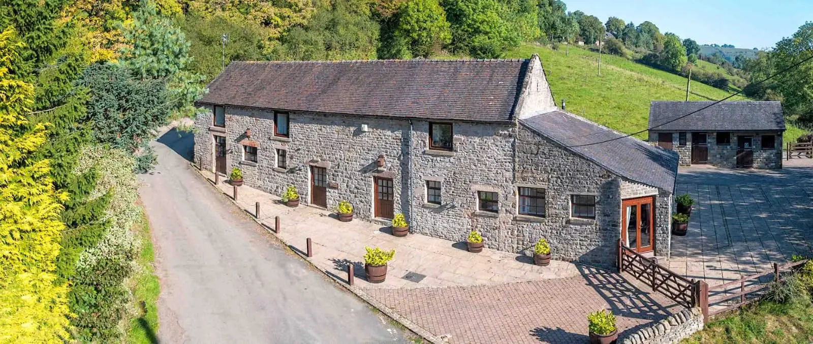 Merrymeet stone barn holiday cottage in the Peak District
